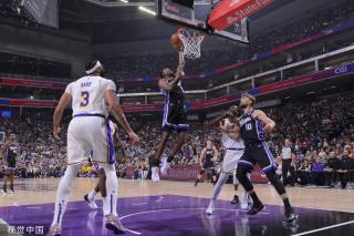 调整也让他 调整也让他