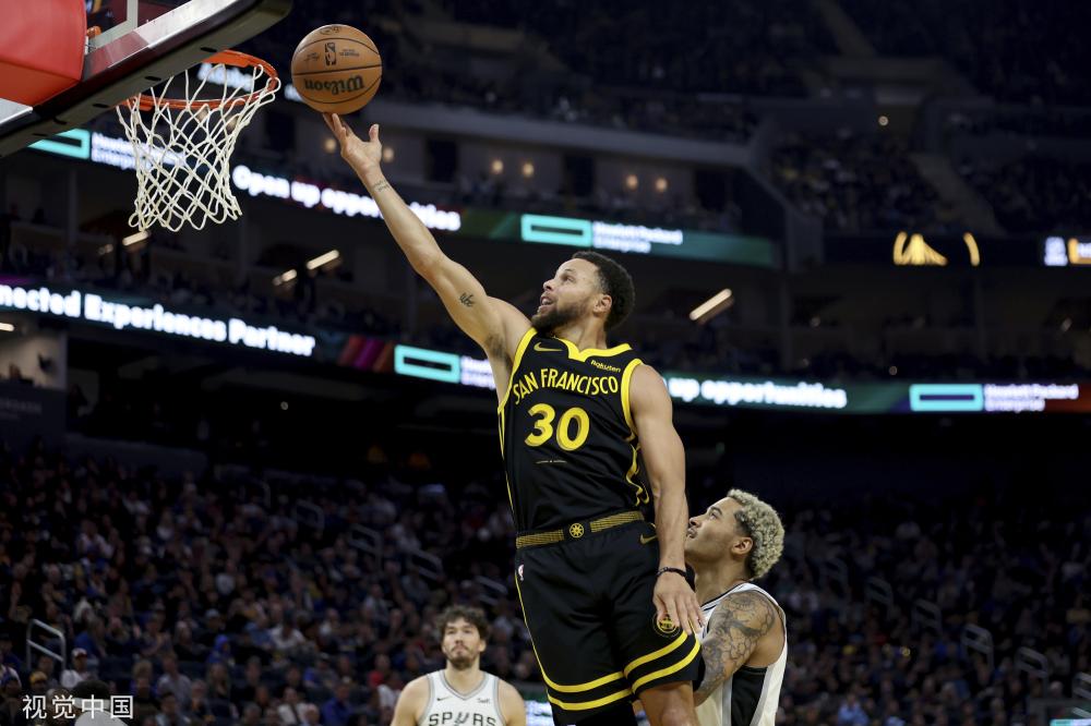 日本队通过 日本队通过