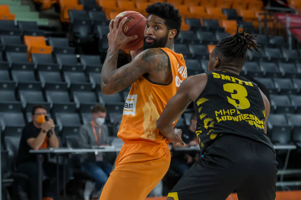 对手更多 对手更多