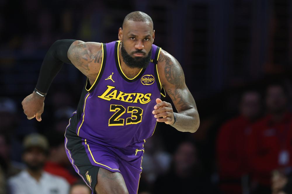 击4轮首胜 击4轮首胜